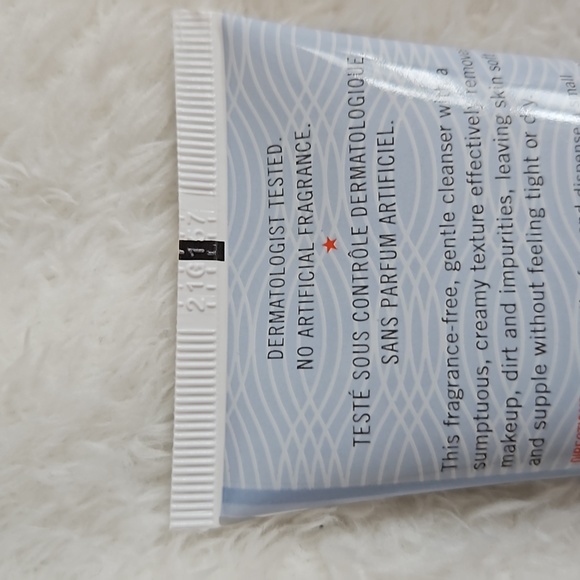 NEW First Aid Beauty Pure Skin Face Cleanser - Picture 2 of 3